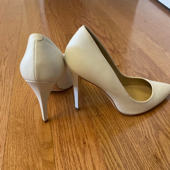 Marciano white heels size 8 real leather!! - Picture 5 of 5